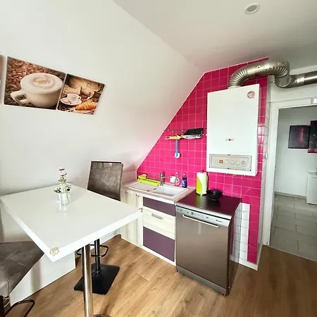 Charmantes In * 데틴겐안데에름스